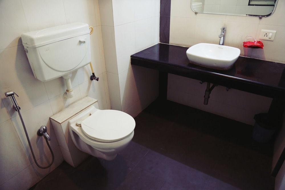 Oyo Rooms Yerwada Chowk Pune Exteriör bild